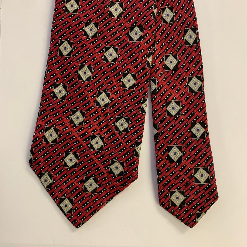 Brioni Red Black Geometric Silk Tie